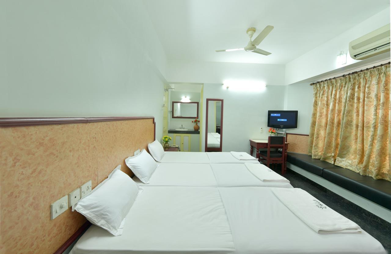 Hotel Elisa International Tourist Home Thiruvananthapuram Exterior photo