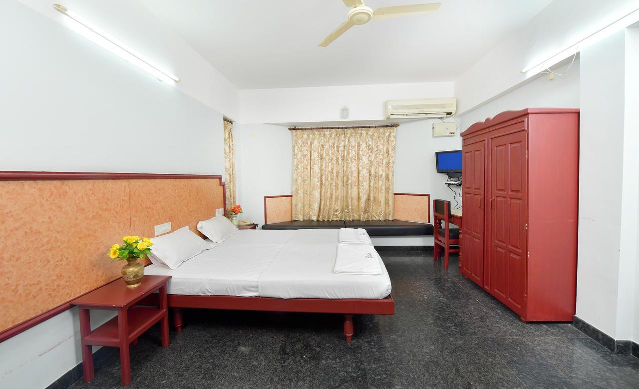Hotel Elisa International Tourist Home Thiruvananthapuram Exterior photo